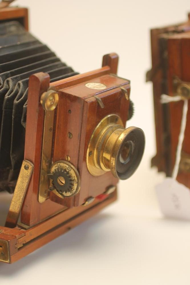 A THORNTON PICKARD TIME & INSTANTANEOUS QUARTER PLATE FIELD CAMERA Image