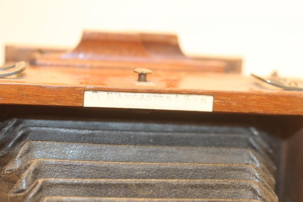 A THORNTON PICKARD TIME & INSTANTANEOUS QUARTER PLATE FIELD CAMERA Image