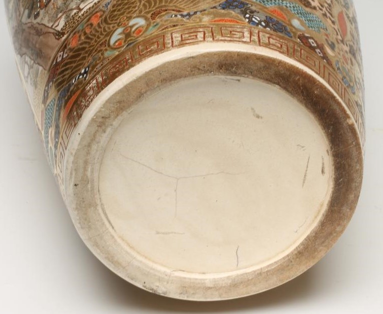 A SATSUMA EARTHENWARE VASE Image