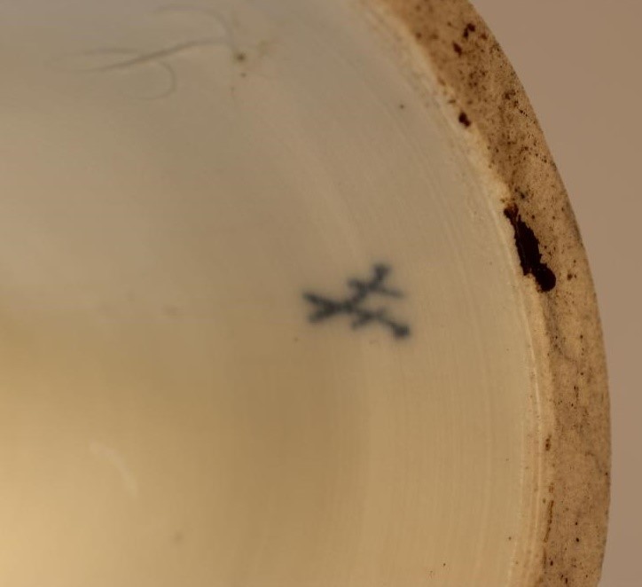 A MEISSEN PORCELAIN FIGURE Image