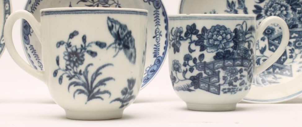 A COLLECTION OF FIRST PERIOD WORCESTER BLUE AND WHITE PORCELAIN comprising a "Formal Rose Spray" Image