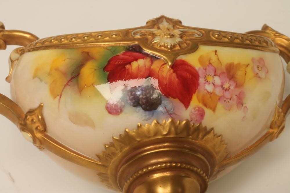 A ROYAL WORCESTER PEDESTAL COMPORT Image