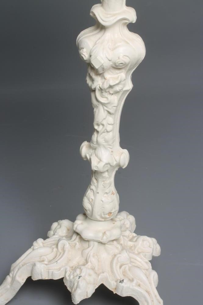 A VICTORIAN CAST IRON BIRD BATH Image