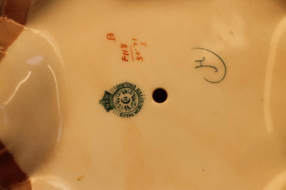 A ROYAL WORCESTER CHINA SMALL JARDINIERE Image