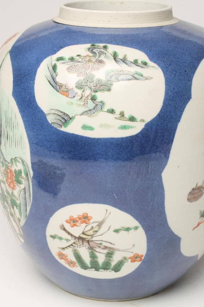 A CHINESE PORCELAIN JAR Image