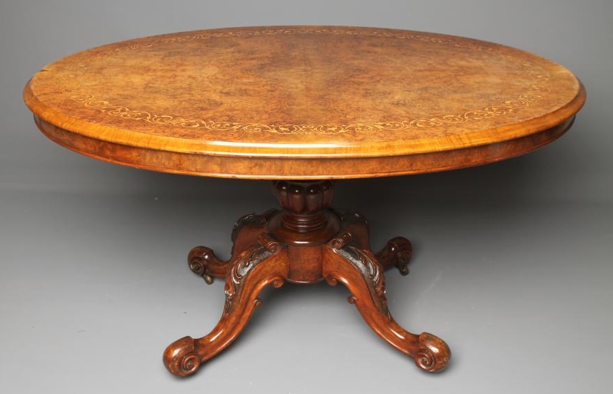AN EARLY VICTORIAN WALNUT LOO TABLE Image