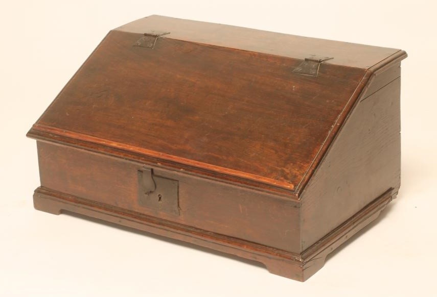 AN OAK BOX DESK Image