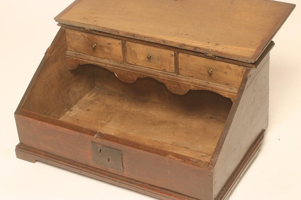 AN OAK BOX DESK Image
