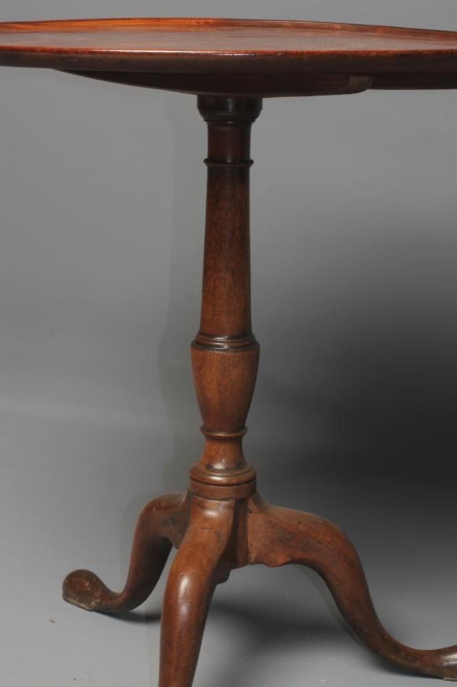 A GEORGIAN MAHOGANY TRIPOD TABLE Image