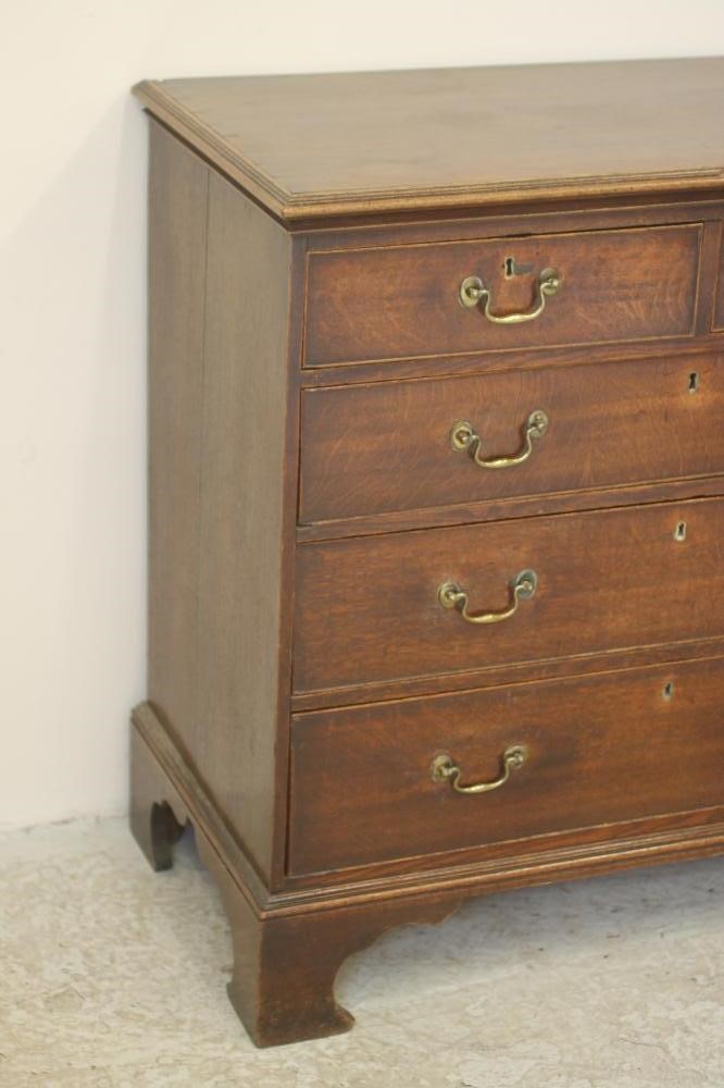 A GEORGIAN OAK CHEST Image