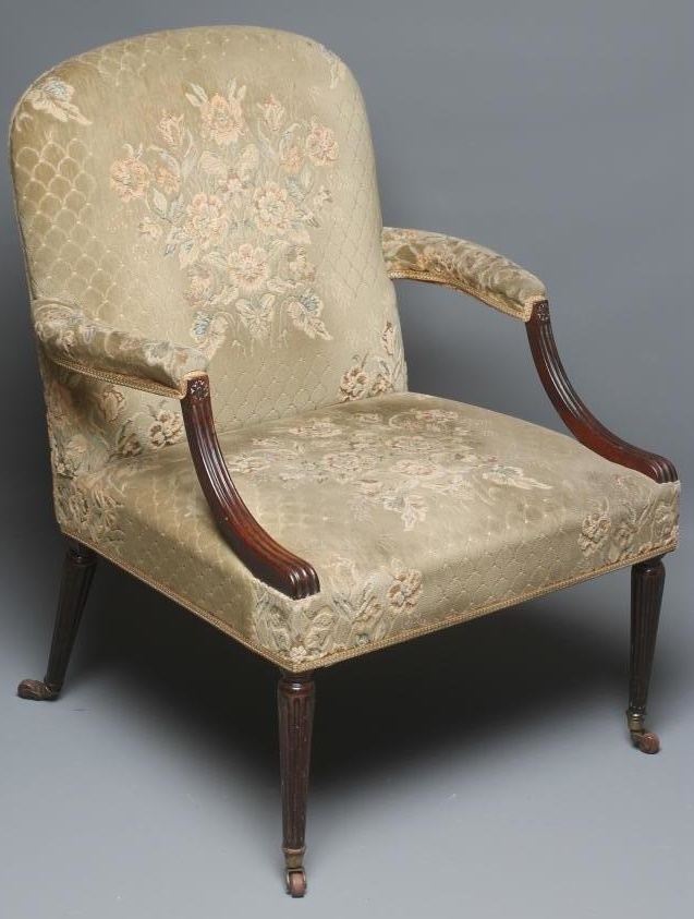 A GEORGIAN STYLE MAHOGANY LIBRARY CHAIR Image