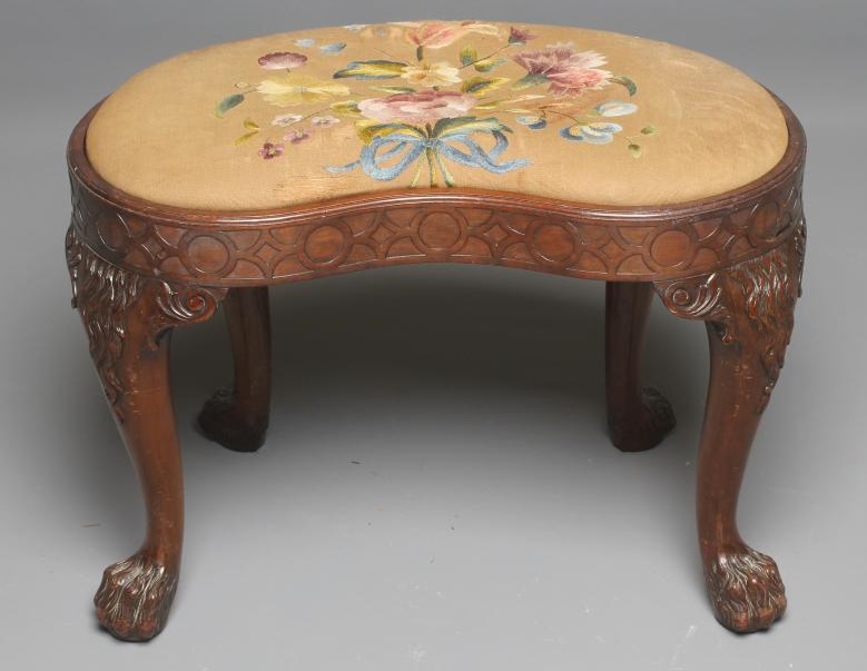 A GEORGIAN STYLE CARVED MAHOGANY STOOL Image