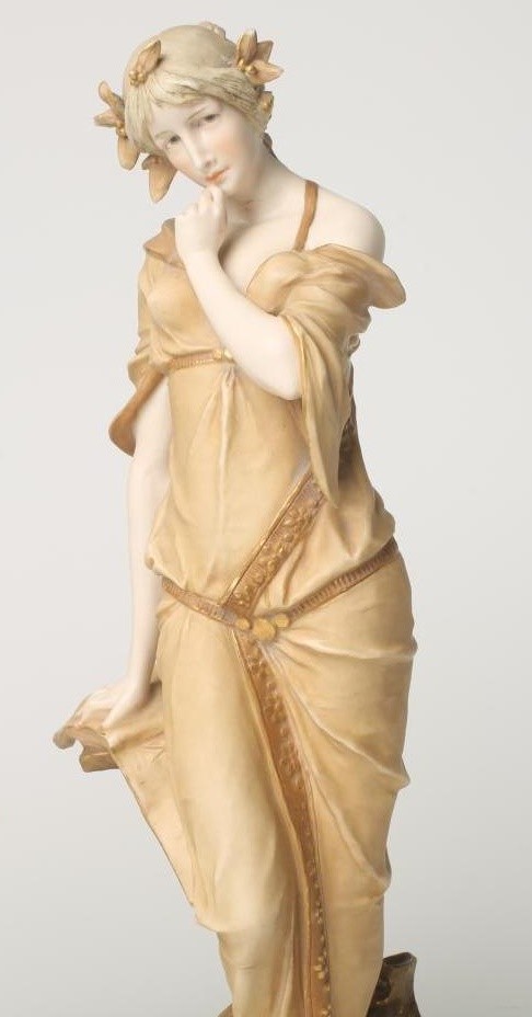 A PAIR OF ART NOUVEAU ERNST WAHLISS TURN OF VIENNA BISQUE PORCELAIN FIGURES of young ladies Image
