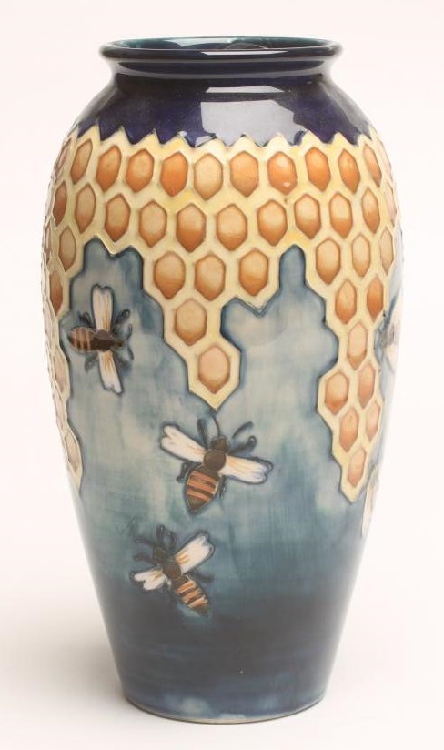A MOORCROFT POTTERY VASE Image