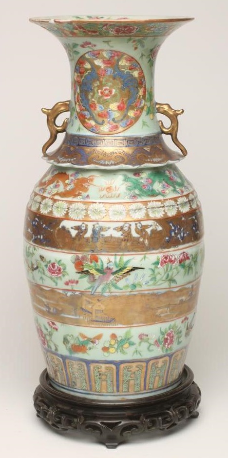 A CANTONESE PORCELAIN VASE of baluster form with loop handles and everted frilled shoulder rim Image