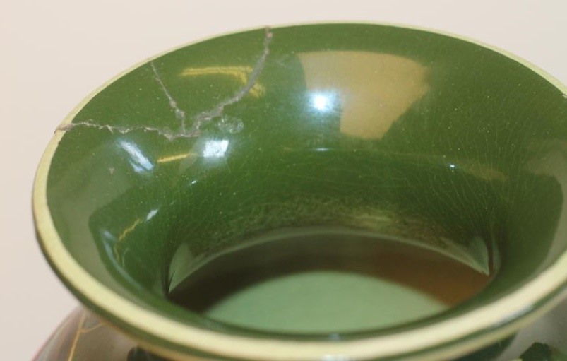 A PAIR OF THOMAS FORESTER EARTHENWARE VASES Image