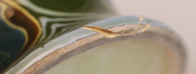 A PAIR OF THOMAS FORESTER EARTHENWARE VASES Image