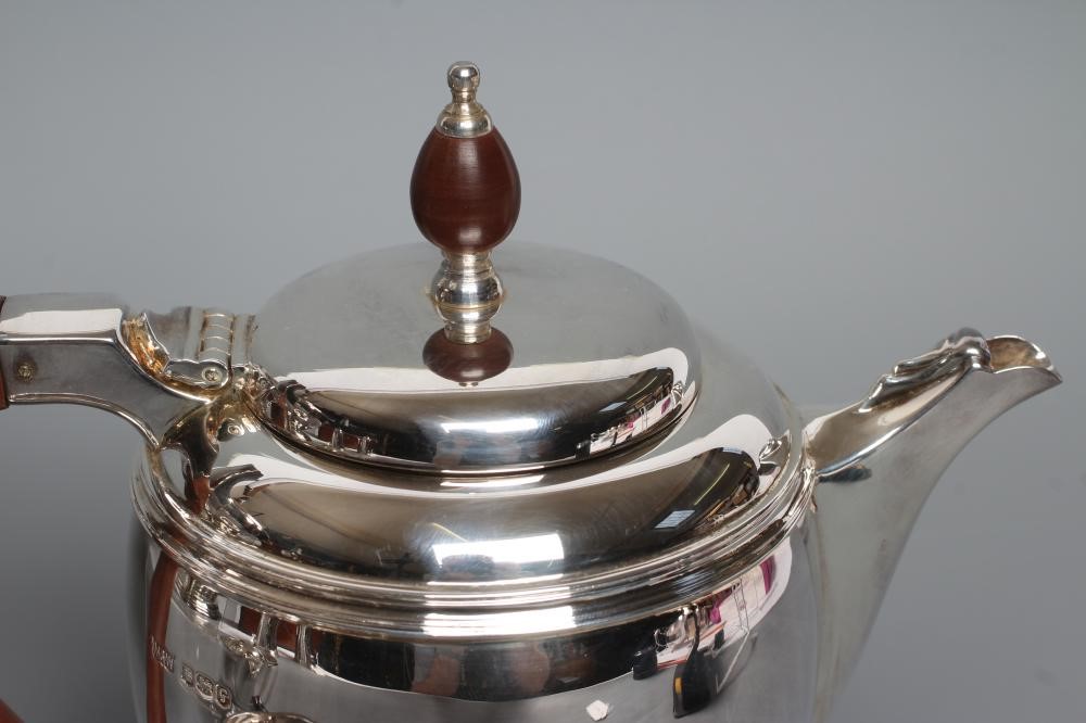 A FOUR PIECE TEA AND COFFEE SERVICE Image