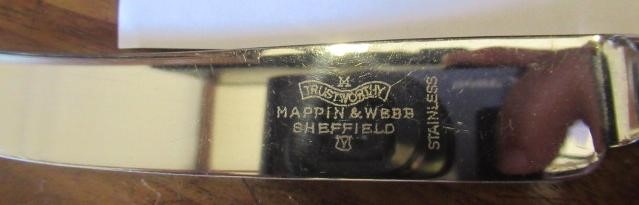 A SET OF EIGHT TABLE KNIVES Image