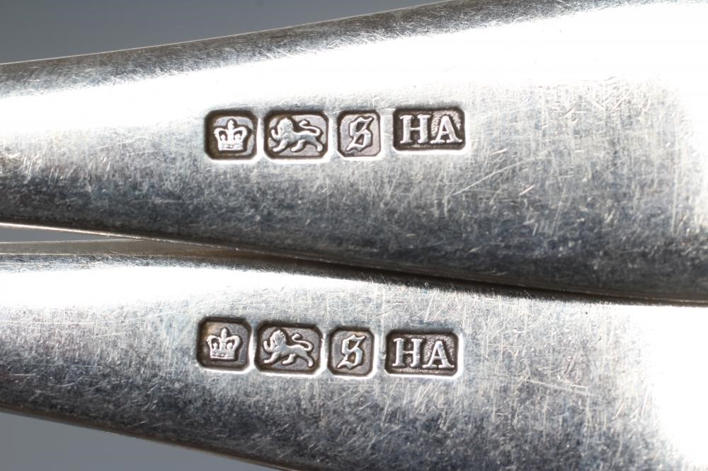 A PART TABLE SERVICE Image