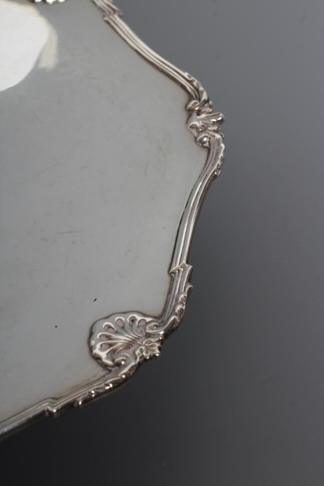 A LOW PEDESTAL DISH Image