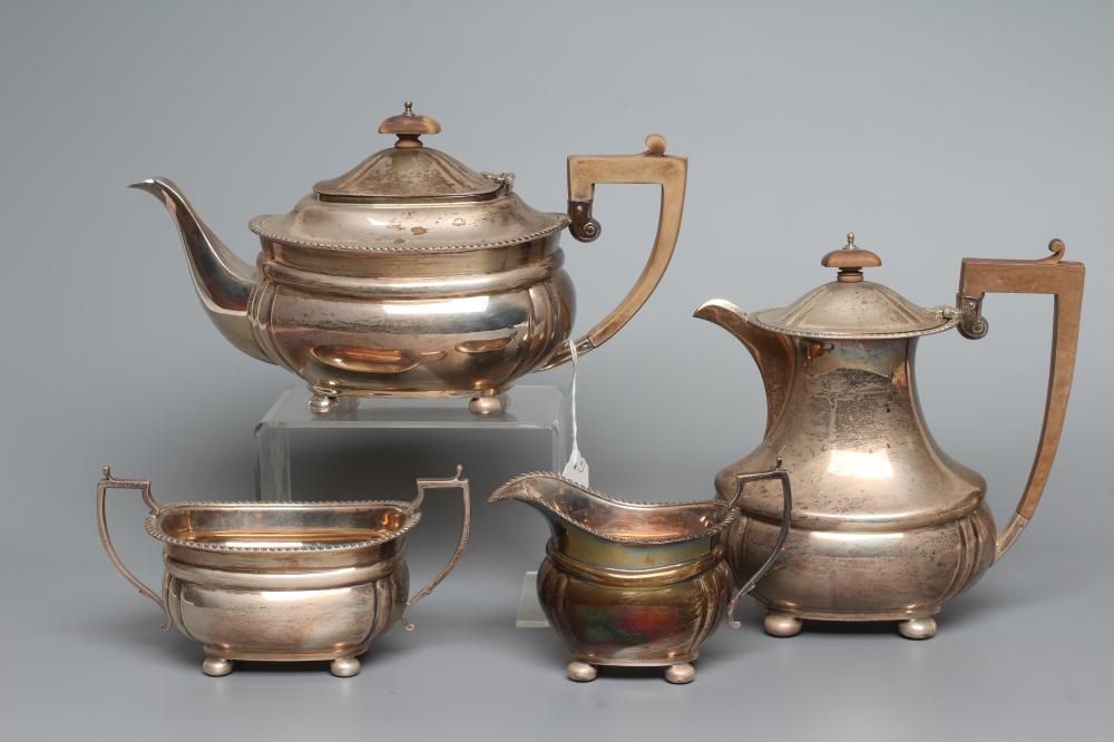A THREE PIECE TEA SERVICE Image