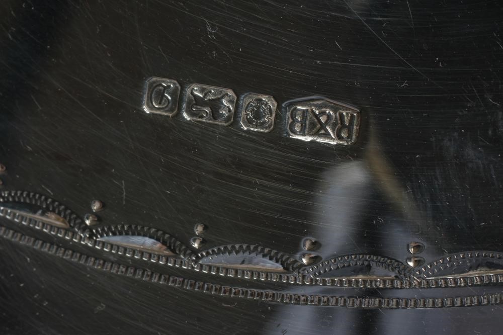 A CIRCULAR GALLERIED TRAY Image