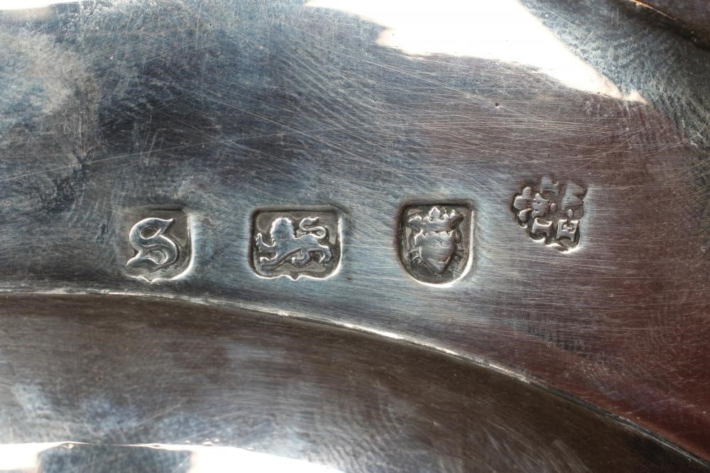 A LATE GEORGE III PLATE Image