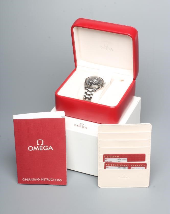 A GENTLEMAN'S OMEGA SPEEDMASTER PROFESSIONAL APOLLO MOON CHRONOGRAPH Image