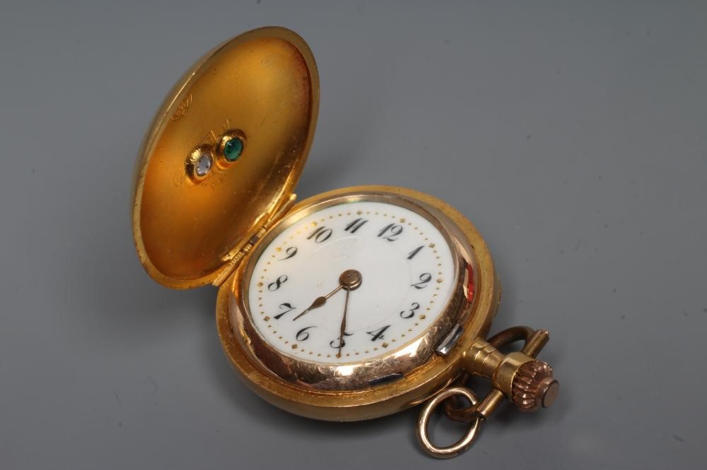 A LADY'S TOP WIND HUNTER FOB WATCH Image