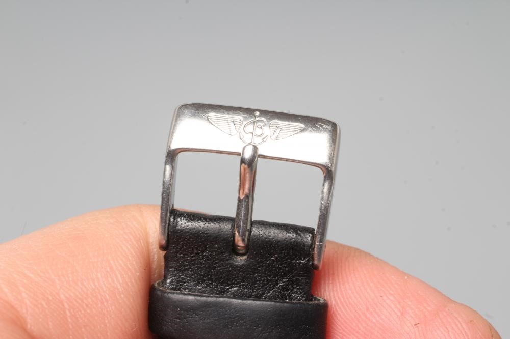 A GENTLEMAN'S BREITLING AUTOMATIC WRISTWATCH Image