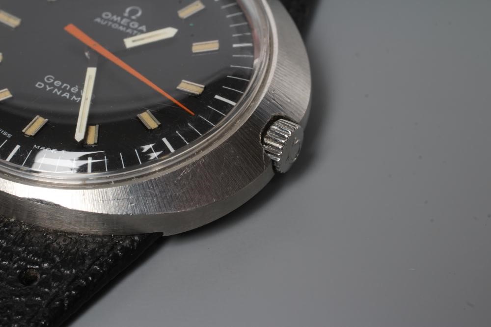 A GENTLEMAN'S OMEGA AUTOMATIC DYNAMIC WRISTWATCH Image