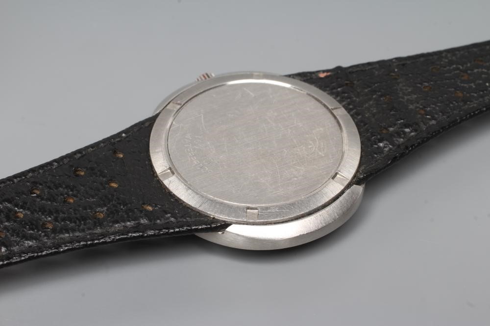 A GENTLEMAN'S OMEGA AUTOMATIC DYNAMIC WRISTWATCH Image