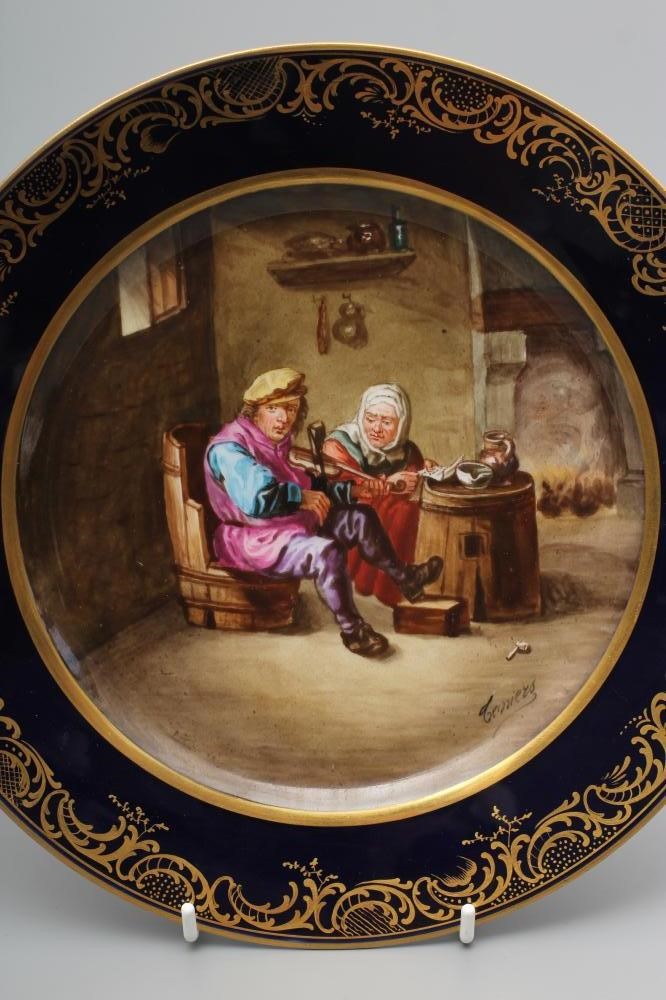 A PAIR OF FRENCH PORCELAIN CABINET PLATES Image