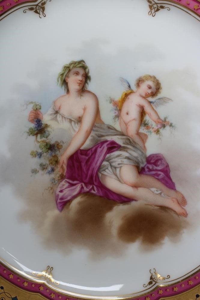 A PAIR OF FRENCH PORCELAIN CABINET PLATES Image