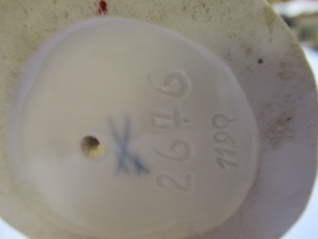 TWO MEISSEN PORCELAIN CHINOISERIE FIGURES Image