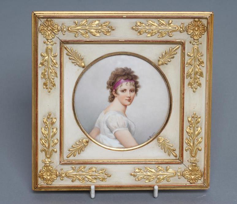 AN AUSTRIAN PORCELAIN ROUNDEL Image