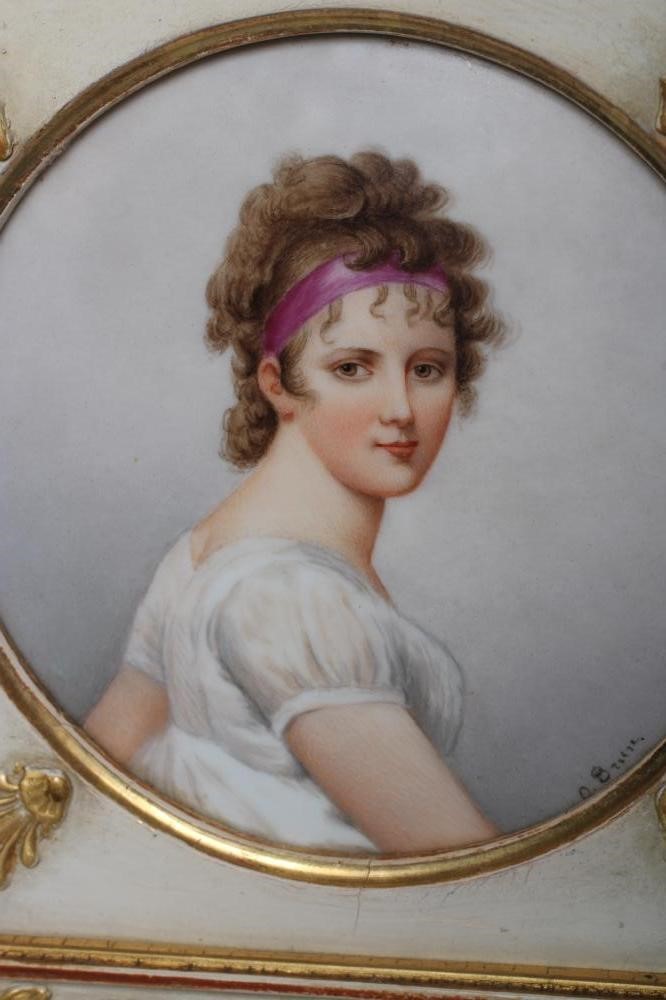 AN AUSTRIAN PORCELAIN ROUNDEL Image