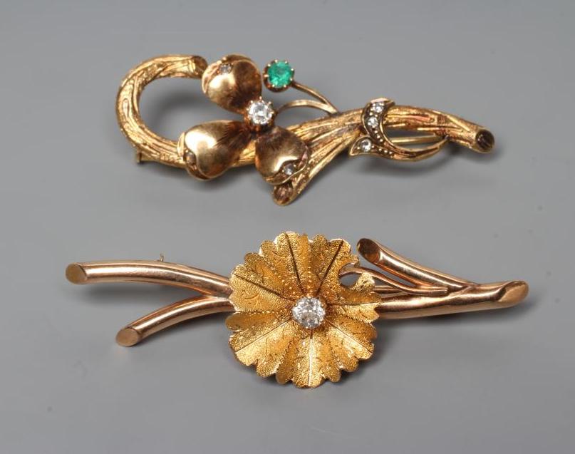 A BROOCH Image