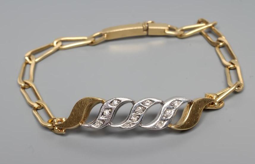 A BRACELET Image