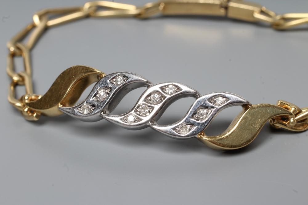 A BRACELET Image