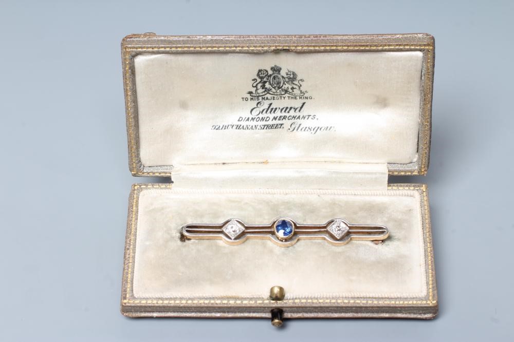 AN EDWARDIAN SAPPHIRE AND DIAMOND BROOCH Image