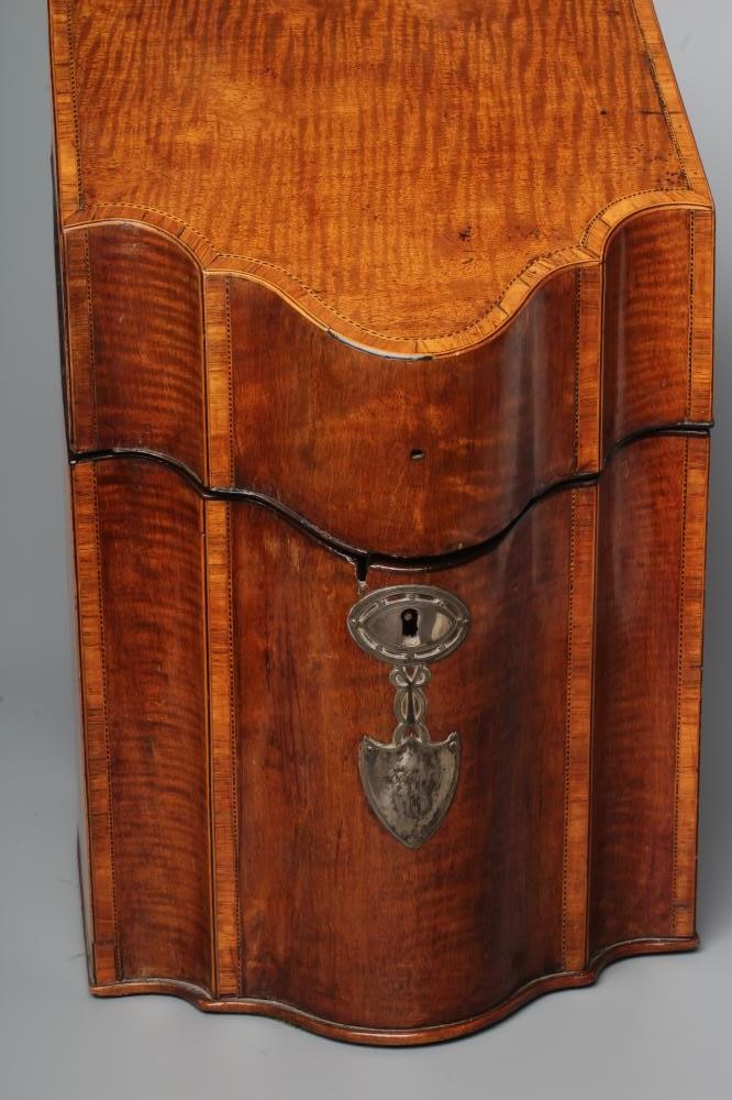 A GEORGIAN MAHOGANY KNIFE BOX Image