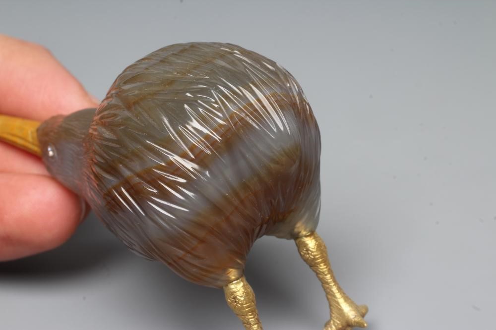 A GERMAN CARVED AGATE KIWI Image