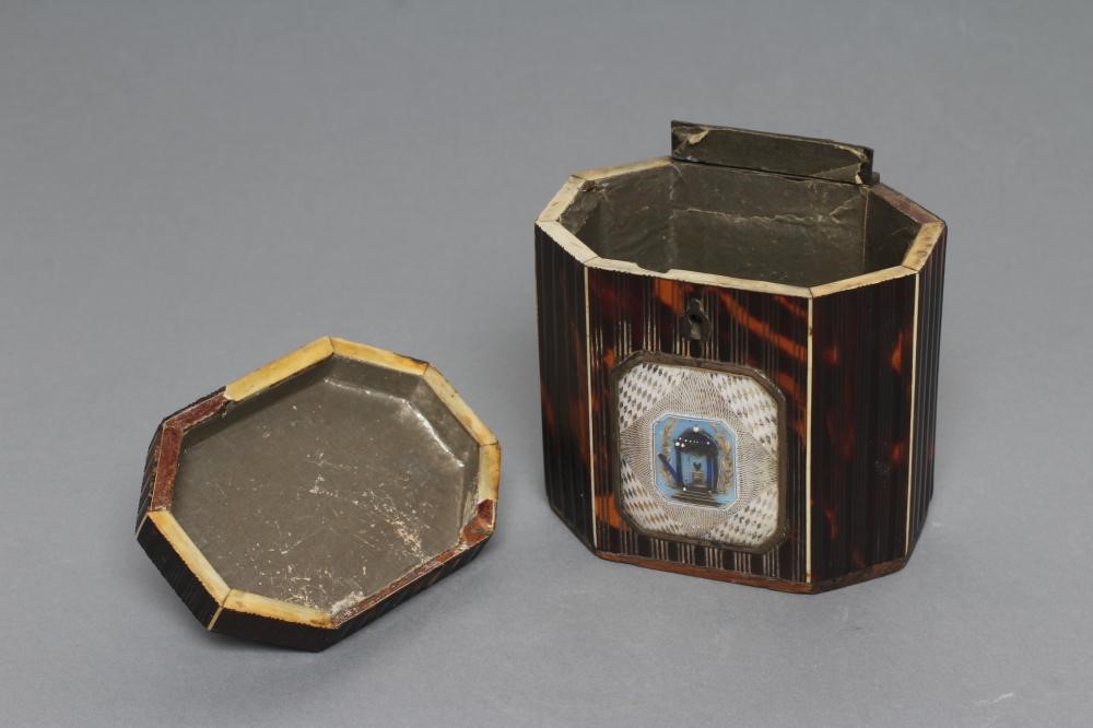 A GEORGE III SMALL TORTOISESHELL TEA CADDY Image