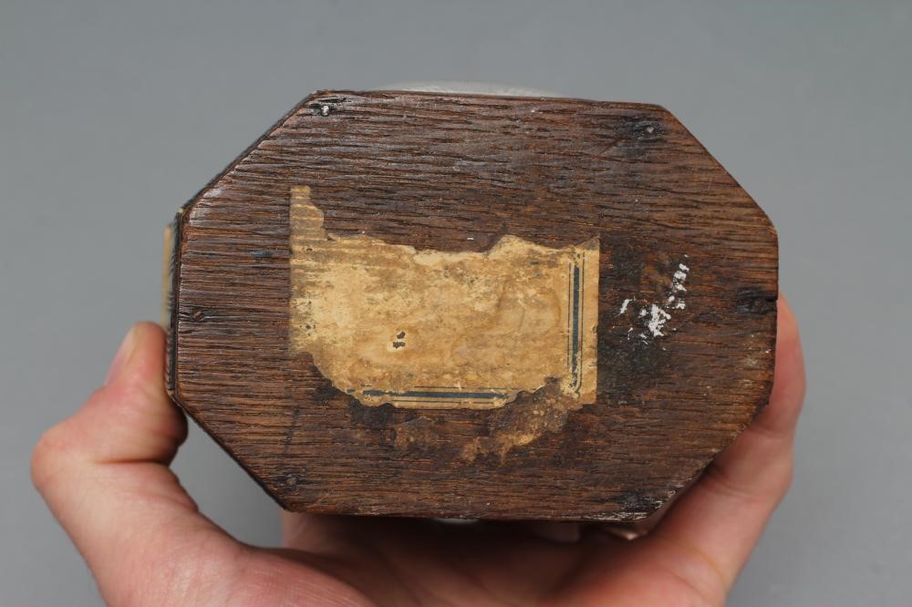 A GEORGE III SMALL TORTOISESHELL TEA CADDY Image