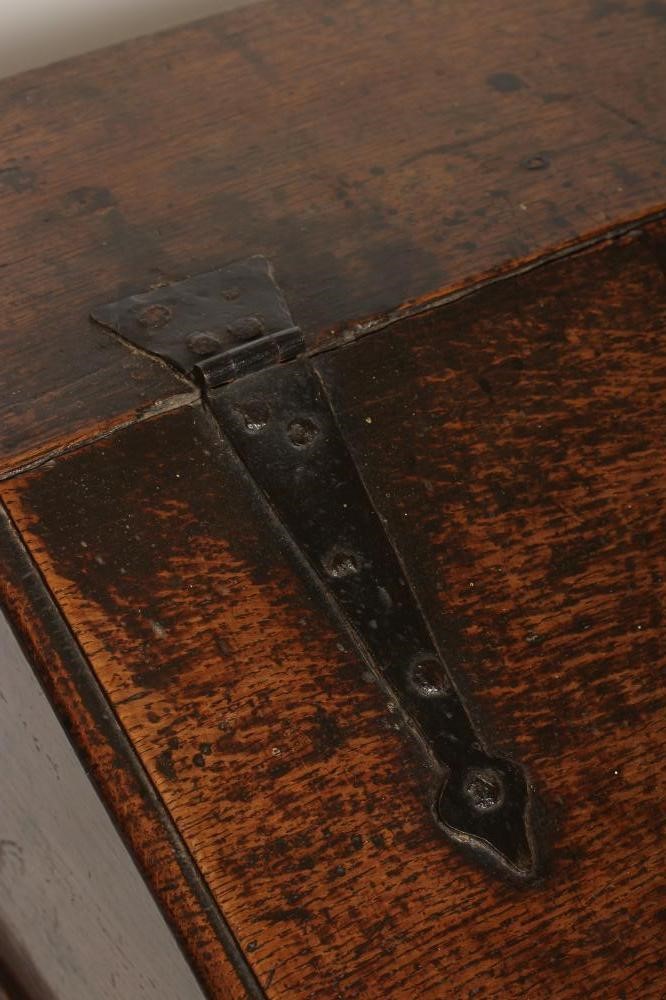 A GEORGIAN OAK BOARDED BOX DESK Image