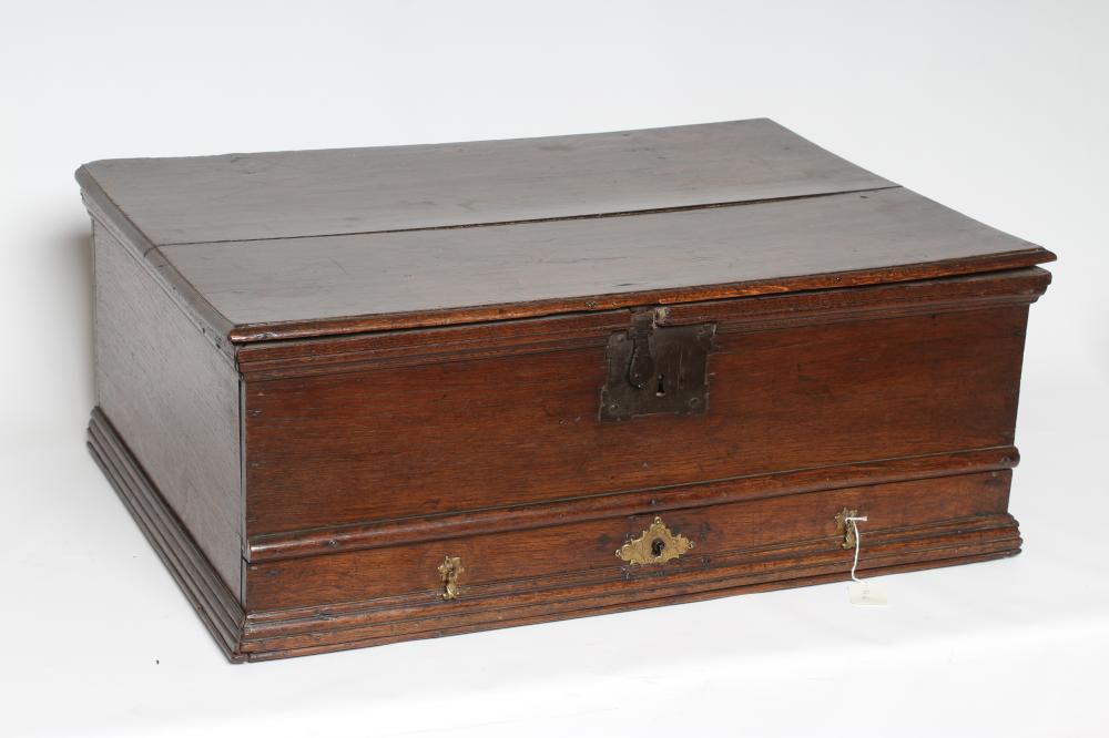 A GEORGIAN OAK BOARDED BOX Image