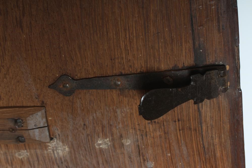 A GEORGIAN OAK BOARDED BOX Image