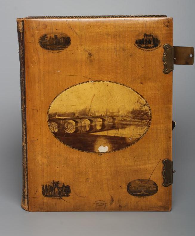 A VICTORIAN MAUCHLINE WARE PHOTOGRAPH ALBUM Image